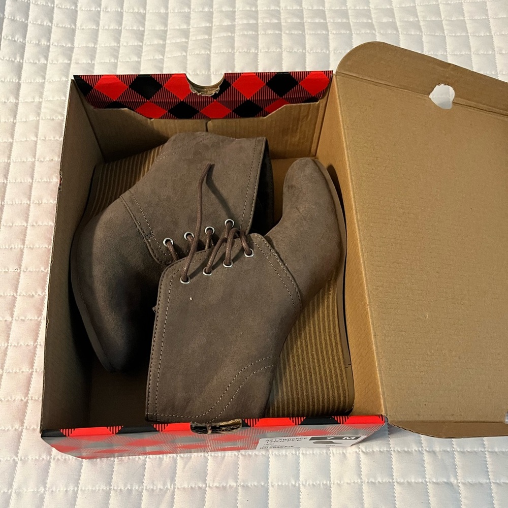 Arizona Jean company Booties